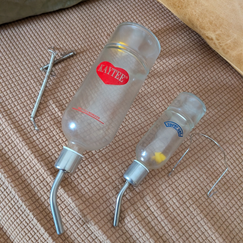 Kaytee Clear Water Bottle Set - Red and Blue